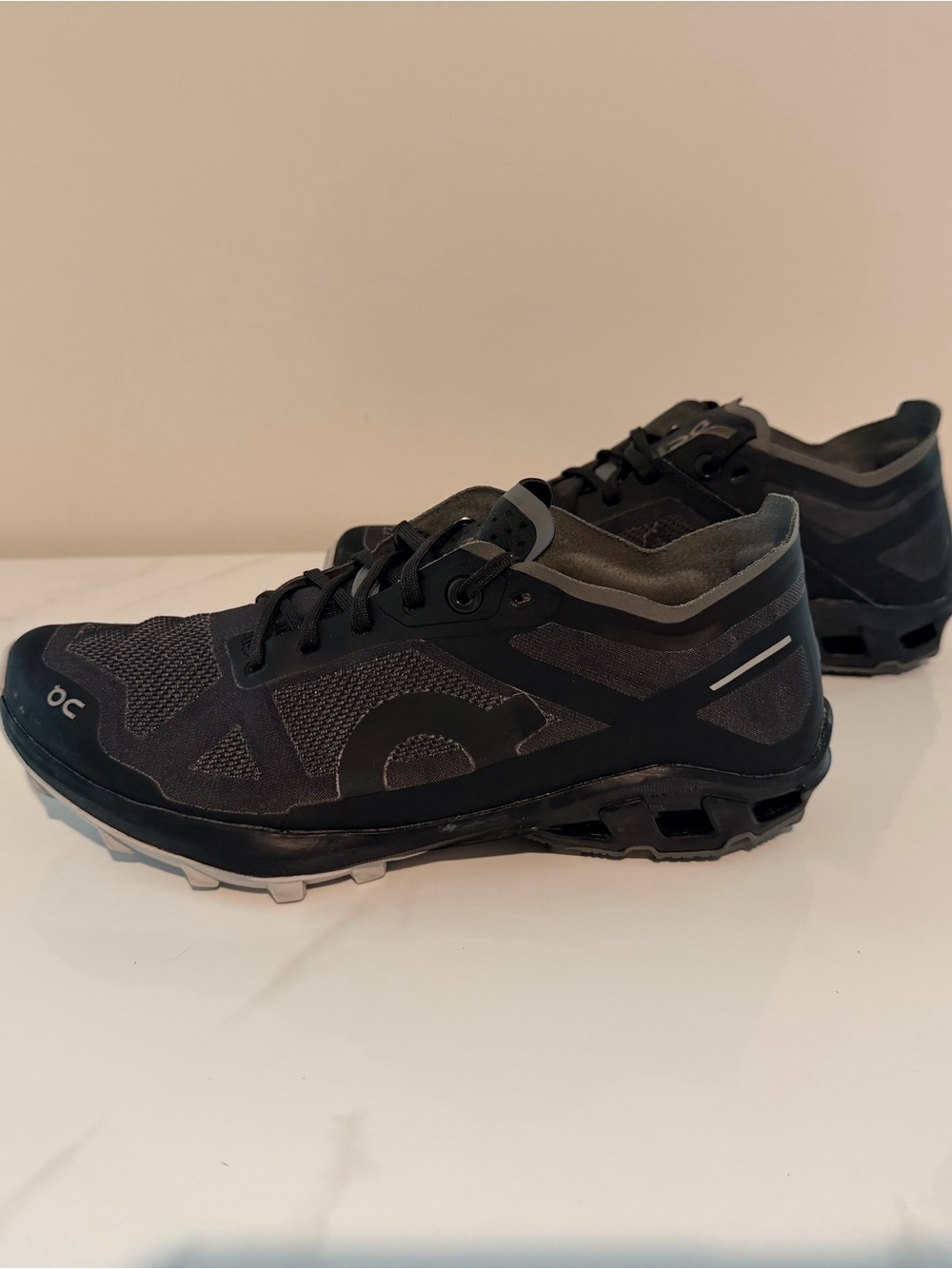 On Cloudventure Peak 3 Women’s Size 6.5 Solid Black/Gray